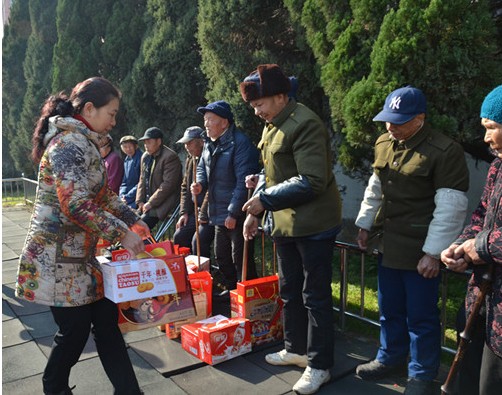 冬日暖陽(yáng)—仁和集團(tuán)走訪慰問樟樹市福利院