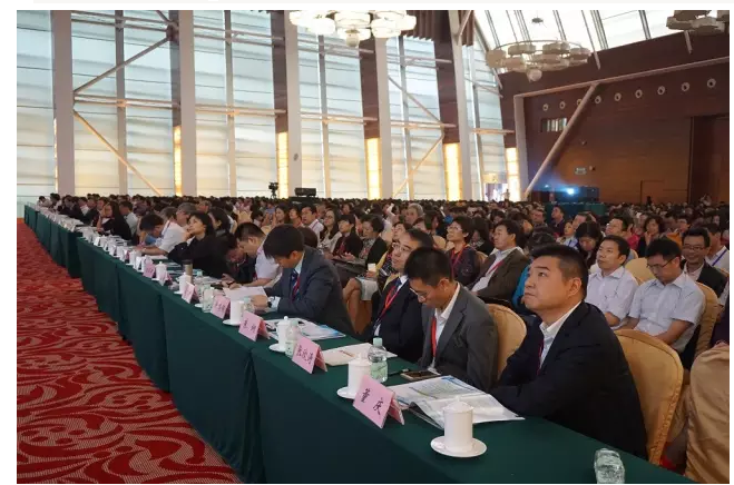 2015中國(guó)藥品質(zhì)量年會(huì)召開 權(quán)威專家剖析“十三五”國(guó)家藥械監(jiān)管戰(zhàn)略 (1).png